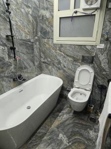 ستديو في كمباوند وان قطاميه المعادي الطريق الدائري القاهره