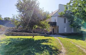 Beautiful Apartment In Saint-Evarzec