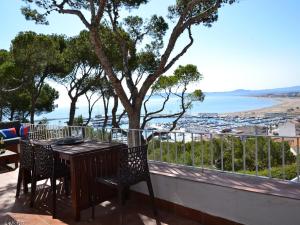 Apartamento Moderno con Terraza y Parking en LEstartit Centro - ES-323-68