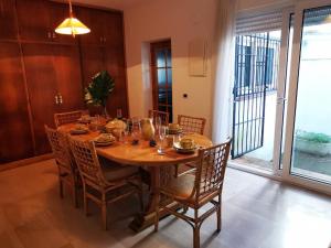 Fantástica villa en Playa de Aro, a 100m del mar, con terraza y 6 habitaciones - ES-209-11