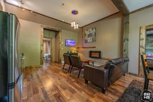 Downhill Lodge Condominium