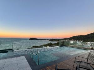 Estúdio Boutique - Vista lateral mar 609