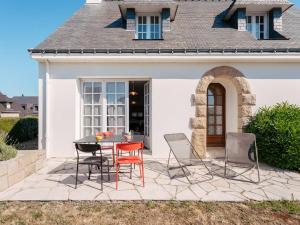 Villas Maison Neo-Bretonne 6 pieces avec jardin a Carnac - 9 personnes - FR-1-477-264 : Villa