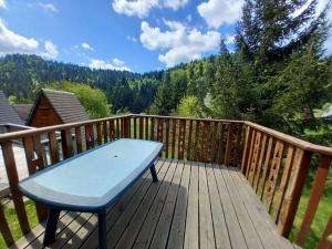 Chalet individuel chaleureux au pied des pistes - FR-1-787-128