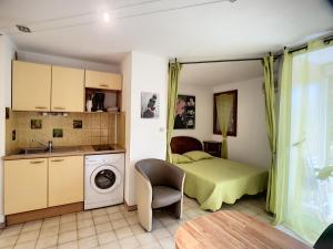 Appartements Charmant F1 avec Climatisation, Animaux Acceptes, Proche des Thermes - FR-1-451-219 : Studio