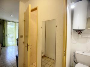 Appartements Charmant F1 avec Climatisation, Animaux Acceptes, Proche des Thermes - FR-1-451-219 : photos des chambres