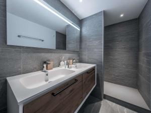 Appartement moderne Courchevel 1550, 4 personnes, parking, wifi - FR-1-631-234