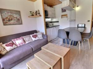 Charmant 2 pièces, skis aux pieds, superbe vue - FR-1-182-267