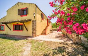 Amazing Apartment In Collesano Pa