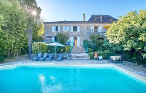 Maisons de vacances Nice Home In Marnac With Wifi : photos des chambres