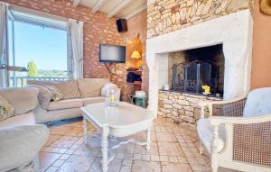 Maisons de vacances Nice Home In Marnac With Wifi : photos des chambres