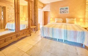 Maisons de vacances Nice Home In Marnac With Wifi : photos des chambres
