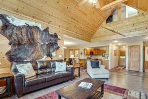 Hiawassee River Retreat 2 Mtn-View Decks!