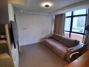 Studio a 150 metros da Praia, e com Piscina na Cobertura do Prédio