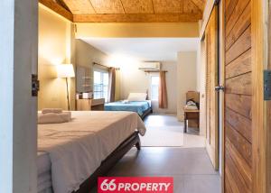 Nimman Home with Cozy Patio - Workspace w Screen