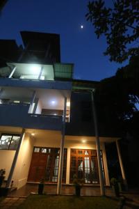 Kings Court Kandy