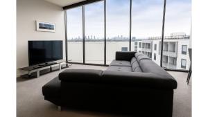 Portside Bliss Your Urban Escape in Melbourne