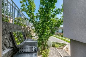 Casa Tramonti: Mountain-View with Terrace Dining - Happy Rentals