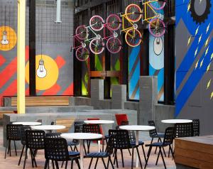 Lonsdale Luxury - Melbourne Views, Gym, Pool