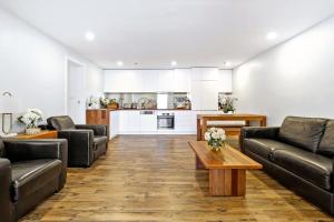 Bondi Breeze Apartment