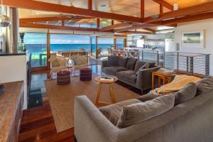 Heron House - Beachfront Blueys Beach