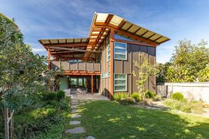 Heron House - Beachfront Blueys Beach