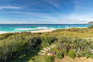 Heron House - Beachfront Blueys Beach