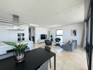 SkyHigh Park View Living