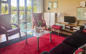 Cozy Home In Oosterwolde With House Sea View