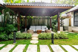 Hijau Villa by EVDEkimi - Charming 2BR escape with Pool, Outdoor Lounge, Lush Garden - New Years Offer