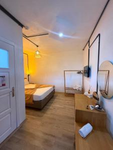 Ayvalık Stone Retreat in Küçükköy