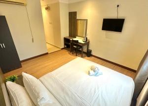 Swing & Pillows - Bukit Bintang City Centre