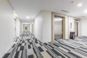 Royal Bay Hotel Makassar