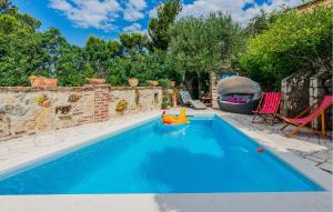 Cozy Home In Maslenica With Kitchen
