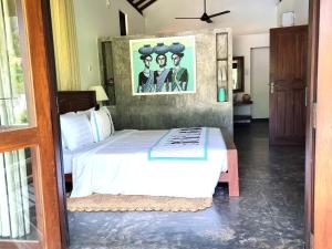 Ardeen Villa - superb 3 bedroom beachfront BB for 6, in Ranna- Tangalle- pick up, serviced, taxes included