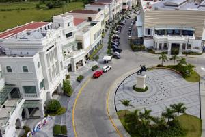 Convenient City Stay in Iloilo Business Park