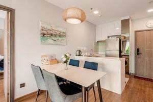 The Astra Sky River 536 - The Premier Suite 3BR 2ba, Garden View, Rooftop Infinity Pool