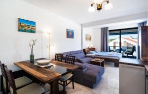 1 Bedroom Lovely Apartment In Sutivan