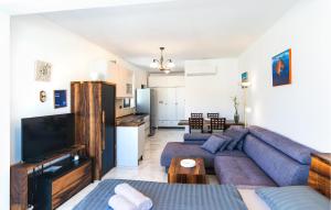 1 Bedroom Lovely Apartment In Sutivan