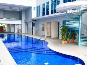 Newly Renovated 2-storey Loft at Greenbelt 1 Near Legaspi Park