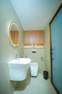 Island of Peace Houseboat