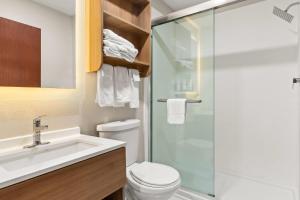 Queen Room with Two Queen Beds - Non-Smoking room in Microtel Inn and Suites - Salisbury
