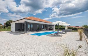 Gorgeous Home In Zminj