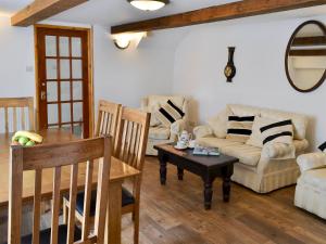 Knotty Corner Cottage