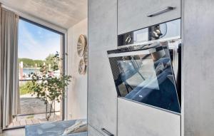 Awesome Home In Kerkdriel With Wifi