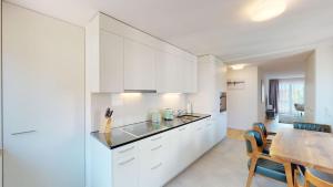 Central but quiet 1BR apartment - Sun 6