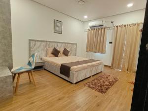 Radha Madhavam Hotel Vrindavan near Iskcon temple & Prem mandir