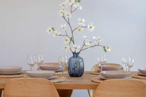 Spacious Apartment in Gdańsk with Sauna, Gym, Parking and Desk by Renters Prestige