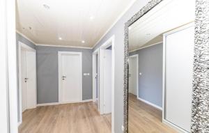 4 Bedroom Awesome Apartment In Stobrec