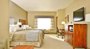 Green Mill Village Hotel & Suites, BW Signature Collection